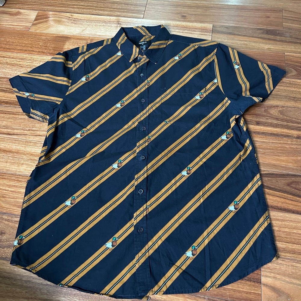 Forever 21 Men's XL Novelty Duck Print Striped Short Sleeve Button Up Shirt